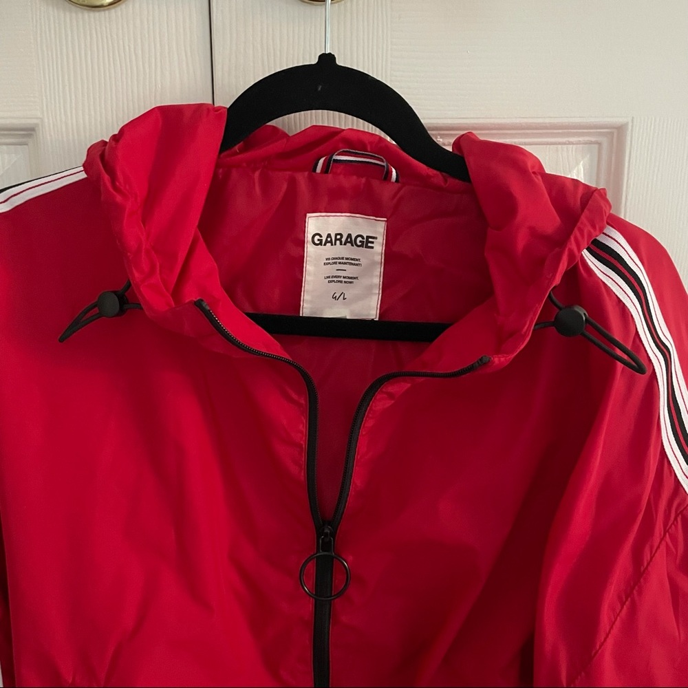❤️ Garage Wind Breaker ❤️ - Picture 3 of 5
